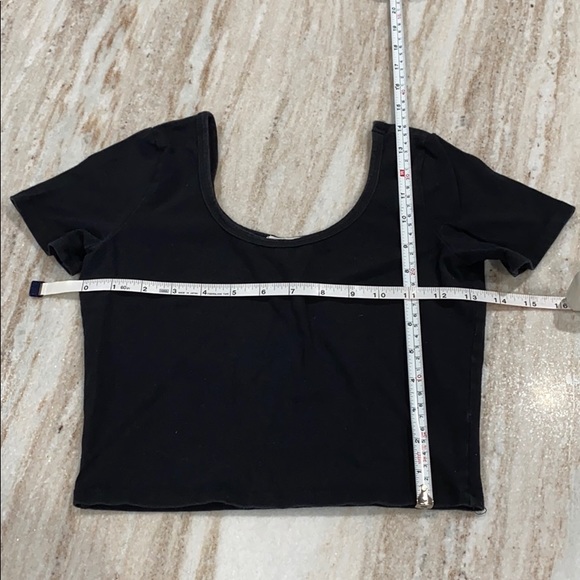 💫 Black Crop Tee - Picture 4 of 4